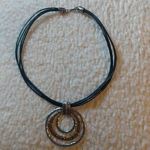 Hammered pendent leather rope necklace